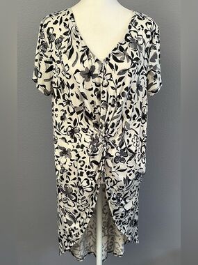Emerald S Twisted Knot Front & Tunic Length Back Top